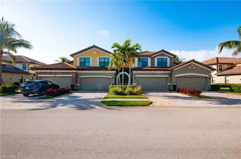 9494 Napoli Ln #202, Naples, FL 34113