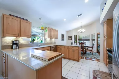 105 Leanore Ct, Naples, FL 34112 photo 10