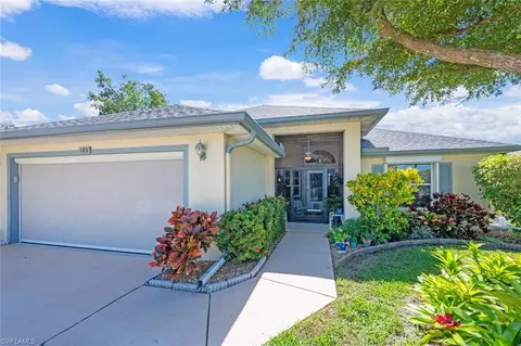 105 Leanore Ct, Naples, FL 34112 photo 2