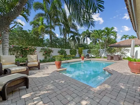 6 Las Brisas Way #7, Naples, FL 34108