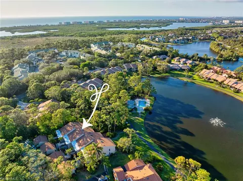 325 Bay Forest Dr #202, Naples, FL 34110