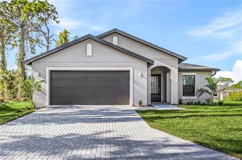 812 Gen D Macarthur Ave, Labelle, FL 33935