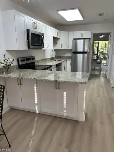 4513 SW 8th Ct #107, Cape Coral, FL 33914