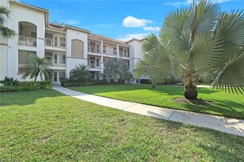 8267 Parkstone Pl E #104, Naples, FL 34120