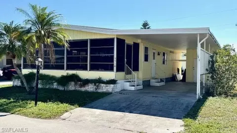 5518 Miles Standish Ln, North Fort Myers, FL 33917