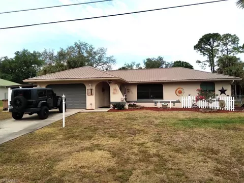 417 Jackson Ave, Lehigh Acres, FL 33972