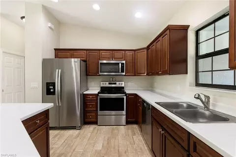 Kitchen - 21401 Corkscrew Ranch Rd, Estero, FL 33928 photo 4 of 6