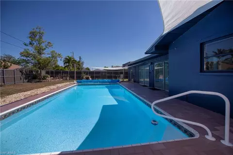 4044 Country Club Blvd, Cape Coral, FL 33904