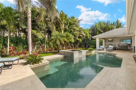 Exterior - 625 7th Ave N, Naples, FL 34102 photo 9 of 10