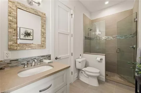 Bath - 625 7th Ave N, Naples, FL 34102 photo 7 of 7