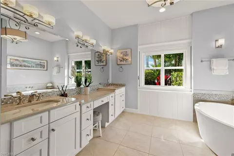 Bath - 625 7th Ave N, Naples, FL 34102 photo 1 of 7