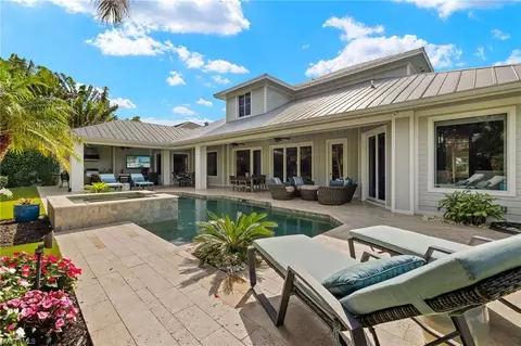 Exterior - 625 7th Ave N, Naples, FL 34102 photo 2 of 10