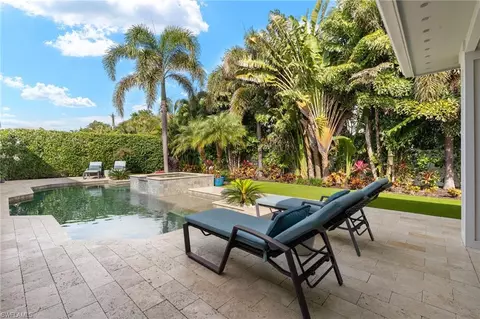 Exterior - 625 7th Ave N, Naples, FL 34102 photo 8 of 10