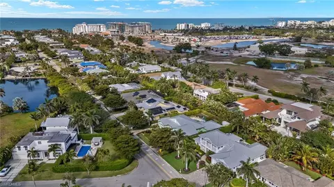 View/Area - 625 7th Ave N, Naples, FL 34102 photo 8 of 11