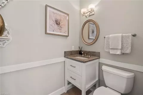 Bath - 625 7th Ave N, Naples, FL 34102 photo 5 of 7