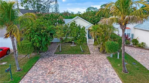 139 Leawood Cir, Naples, FL 34104