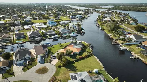 2113 W Tobago Cir, Fort Myers, FL 33905