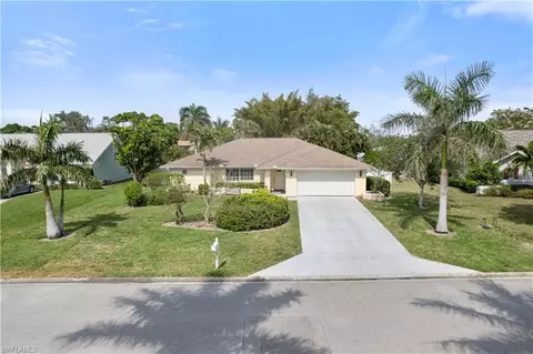 159 Oakwood Ct, Naples, FL 34110
