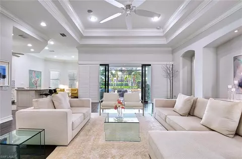 7336 Lantana Cir, Naples, FL 34119
