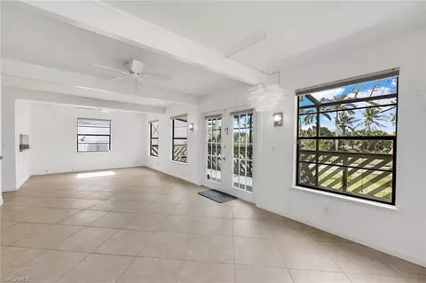 Living - 9780 Vanderbilt Dr, Naples, FL 34108 photo 5 of 6