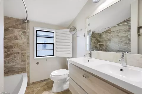 Bath - 9780 Vanderbilt Dr, Naples, FL 34108 photo 1 of 2