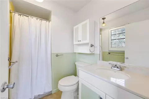 Bath - 9780 Vanderbilt Dr, Naples, FL 34108 photo 2 of 2