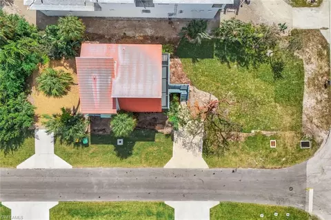 View/Area - 9780 Vanderbilt Dr, Naples, FL 34108 photo 4 of 5