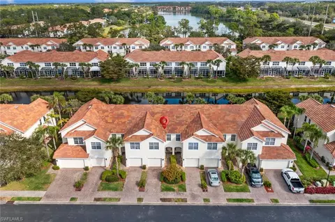 949 Hampton Cir #111, Naples, FL 34105 photo 4