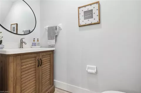 949 Hampton Cir #111, Naples, FL 34105 photo 13