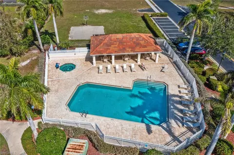 949 Hampton Cir #111, Naples, FL 34105 photo 5