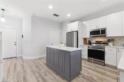 949 Hampton Cir #111, Naples, FL 34105 photo 8