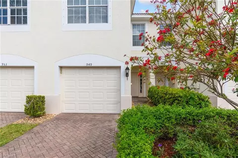 949 Hampton Cir #111, Naples, FL 34105 photo 7