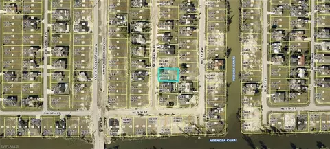 909 NE Juanita Pl, Cape Coral, FL 33909