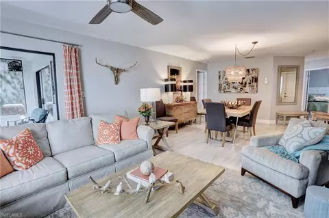 504 Courtside Dr #E104, Naples, FL 34105
