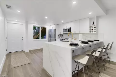 3804 Snowflake Ln, Naples, FL 34112