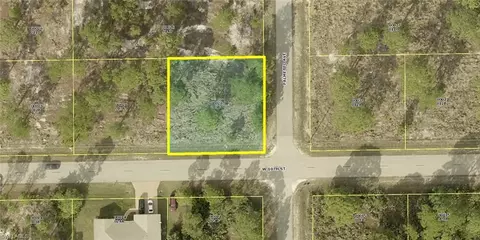 900 W 10th St, Lehigh Acres, FL 33972