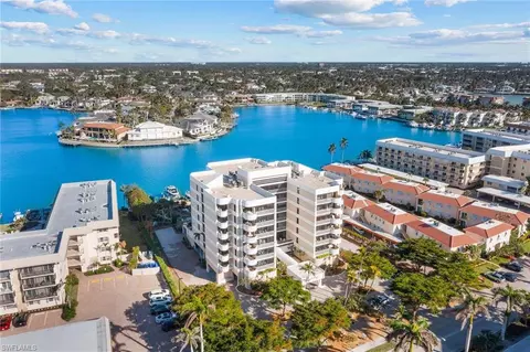3100 Gulf Shore Blvd N #504, Naples, FL 34103