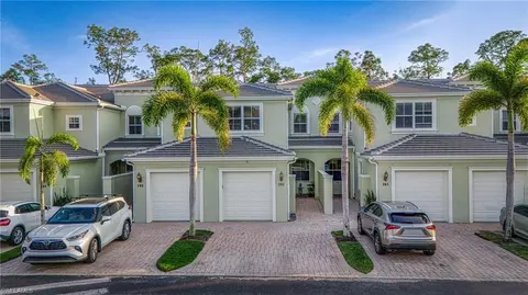 1345 Mariposa Cir #5-202, Naples, FL 34105