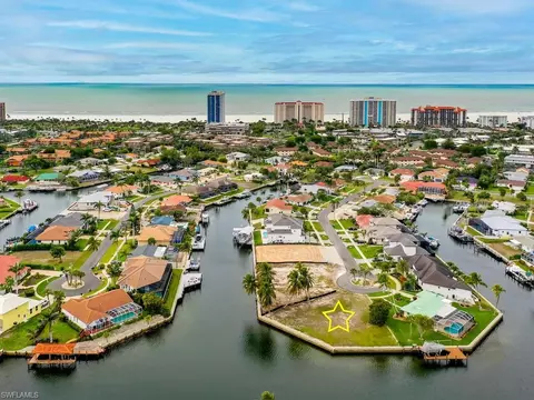 847 Dandelion Ct, Marco Island, FL 34145