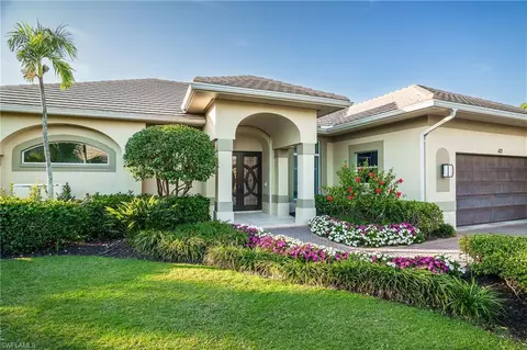 411 Charleswood Ln #7, Naples, FL 34105