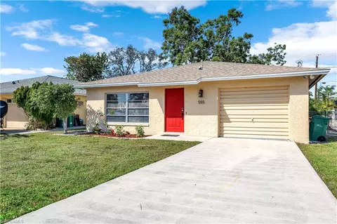 555 107th Ave N, Naples, FL 34108