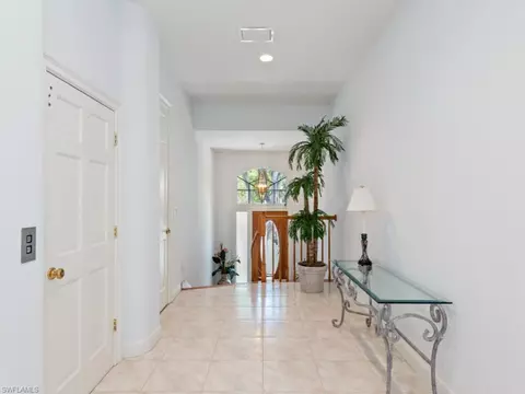600 Via Mezner #1502, Naples, FL 34108