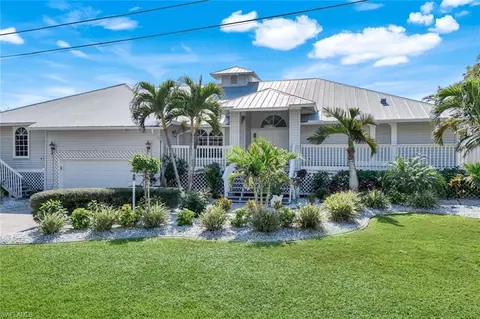 656 Coral Dr, Cape Coral, FL 33904