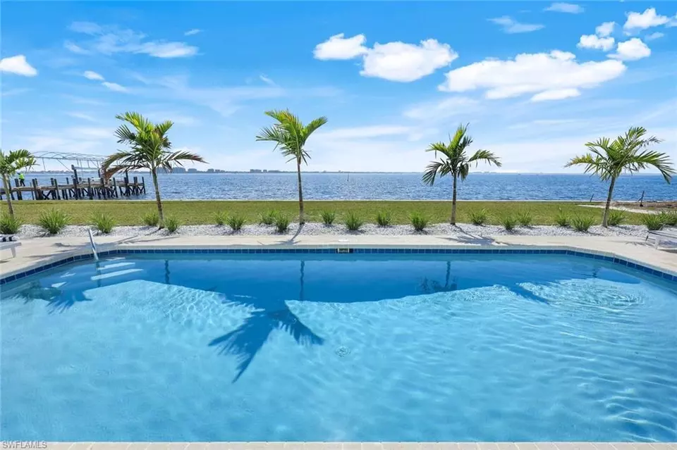  656 Coral Dr, Cape Coral, FL 33904 photo 2