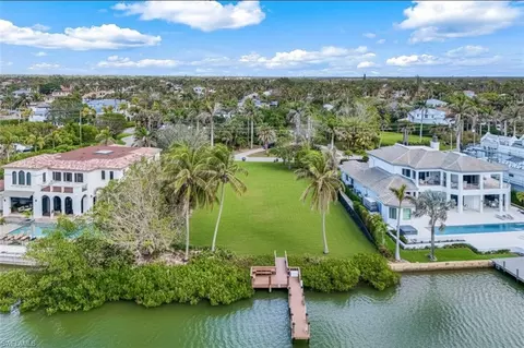 286 Spring Line Dr, Naples, FL 34102