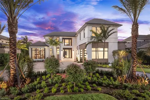 3240 Gin Ln, Naples, FL 34102