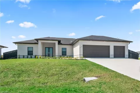137 SW 33rd Pl, Cape Coral, FL 33991