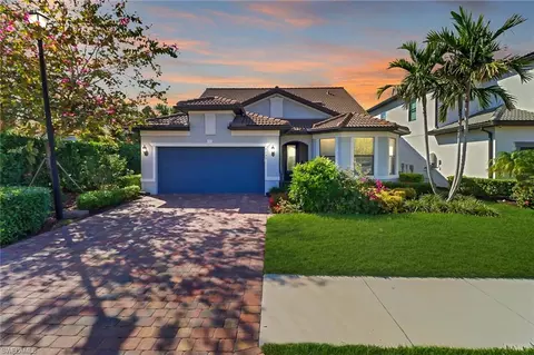 7151 Wilton Dr N, Naples, FL 34109