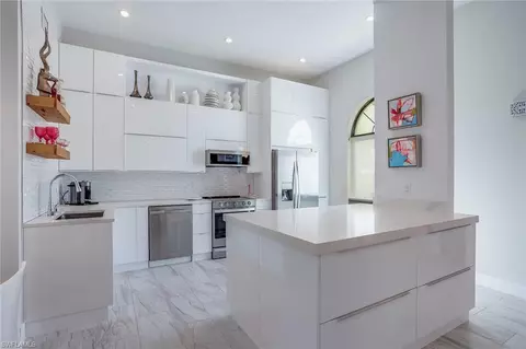 631 Beachwalk Cir #F202, Naples, FL 34108