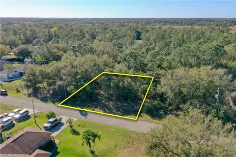 2815 51st St SW, Lehigh Acres, FL 33976